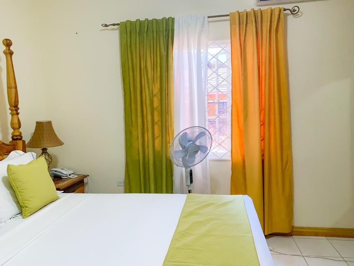 Windbreak Villa Buff Bay Extérieur photo